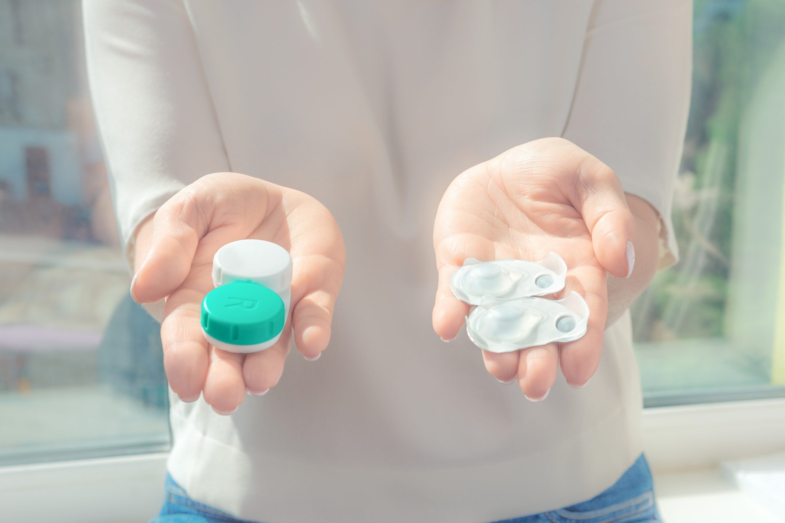 Daily or Monthly Lenses: What are the Best Contacts for You?